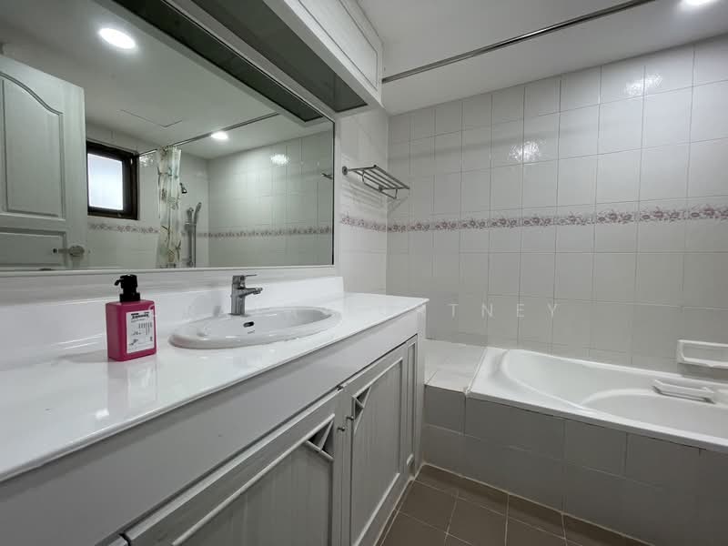 Sethiwan Mansion Sukhumvit 49, Bangkok, Soi Sukhumvit 49, Khlong Tan Nua, Watthana, Bangkok, 3 Bedrooms, 325 sqm, Condo For Rent, by Oraya Fortney, 500470062 - DDproperty.com