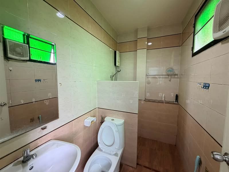 ฐานมั่นคง โครงการ 10 ซอยเอราวัณ8, Pathum Thani, ถนนคลองหลวง, Khlong Song, Khlong Luang, Pathum Thani, 3 Bedrooms, 250 sqm, Single Detached House For Sale, by คุณ พรหมภัสสร เจริญเชื้อตาพระ (แพม), 500470097 - DDproperty.com