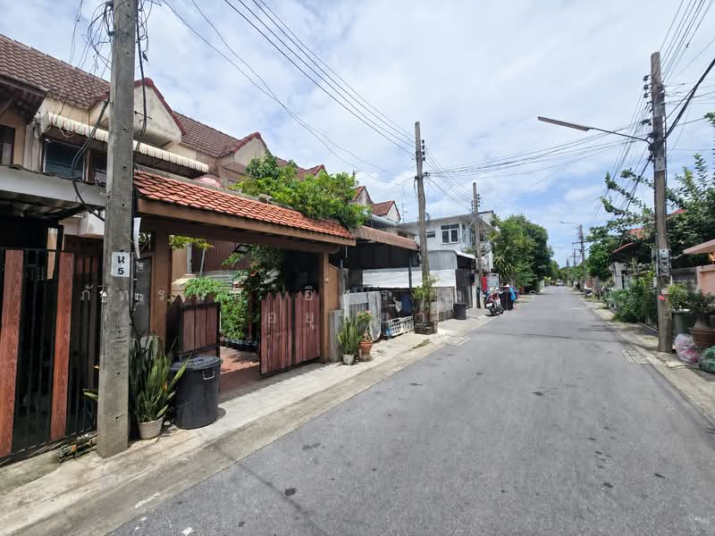 ซอยโกสุมรวมใจ 21, Bangkok, Si Khan, Don Mueang, Bangkok, 2 Bedrooms, 80 sqm, Townhouse For Sale, by ภัทรนัน อิศรางกูร ณ อยุธยา, 500470111 - DDproperty.com