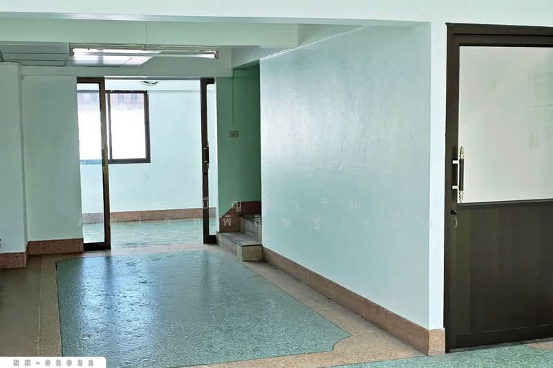 Commercial building on Liap Khlong Phasi Charoen Fang Nuea Road, Nongkham NN-02022, Bangkok, Nong Kham, Nong Khaem, Bangkok, , 240 sqm, Shophouse For Sale, by Benchawarin Pakkawetppisit, 500470159 - DDproperty.com