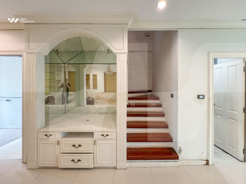 Thanapat Haus Sathorn - Narathiwas, Bangkok, Soi Chuen Chitrung, Nontri Road, Chong Nonsi, Yan Nawa, Bangkok, 6 Bedrooms, 267 sqm, Townhouse For Sale, by Ratchawan Huang, 500470209 - DDproperty.com