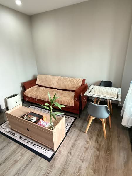 Urbano Rajavithi, Bangkok, Rajavithi Road, Bang Phlat, Bangkok, 1 Bedroom, 31 sqm, Condo For Rent, by Komkrit Arunvessased, 500470210 - DDproperty.com