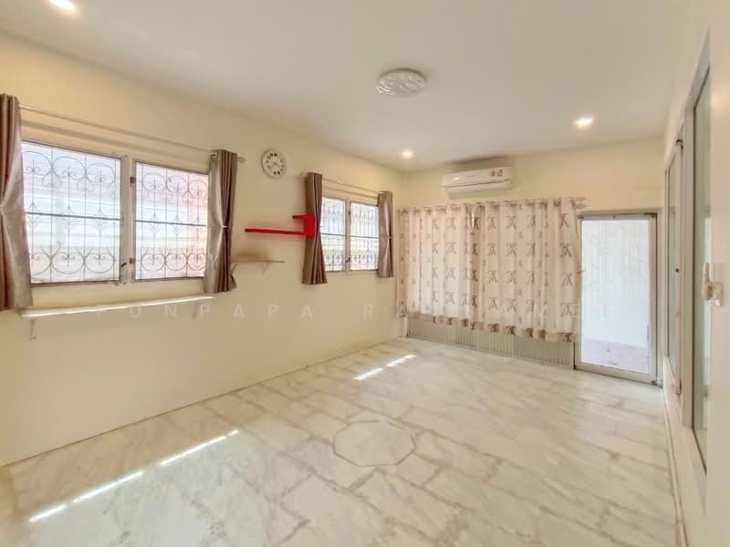 หมู่บ้านฟ้าคราม ลำลูกกาคลอง 2, Pathum Thani, Khu Khot, Lam Luk Ka, Pathum Thani, 3 Bedrooms, 120 sqm, Single Detached House For Sale, by Punpapa Rassamee, 500470346 - DDproperty.com