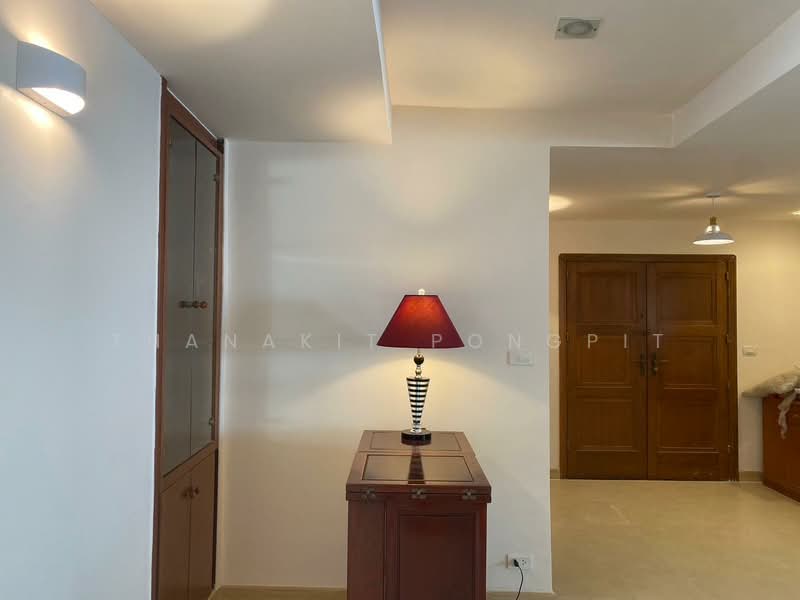 President Park Sukhumvit 24, Bangkok, 99 Sukhumvit 24 Alley, Khlongtoei Nua, Watthana, Bangkok, 3 Bedrooms, 260 sqm, Condo For Rent, by Thanakit Pongpit, 500470357 - DDproperty.com