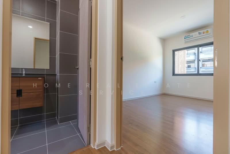 Baan Klang Muang Sathorn-Suksawat, Samut Prakan, 29 Suk Sawat 39, Bang Phung, Phra Pra Daeng, Samut Prakan, 3 Bedrooms, 152 sqm, Townhouse For Sale, by HOME Real Estate Service, 500470407 - DDproperty.com