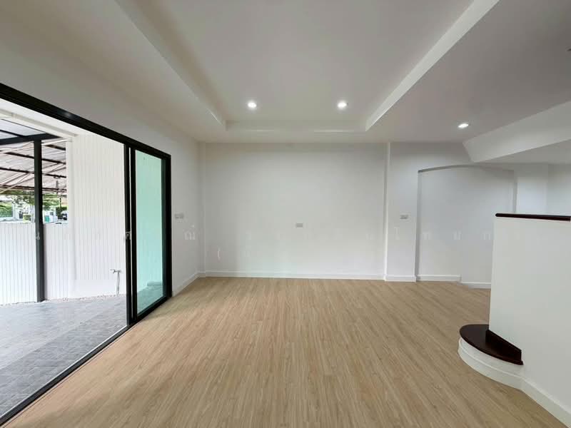 Supalai Park Ville 2 Phaholyothin-Ramintra KM.1, Bangkok, Phaholyothin 48 Road (Intersection 33), Anusaowari, Bang Khen, Bangkok, 4 Bedrooms, 180 sqm, Townhouse For Sale, by นภัสศรณ์ วงศ์สินไทยกร (นันท์), 500470416 - DDproperty.com