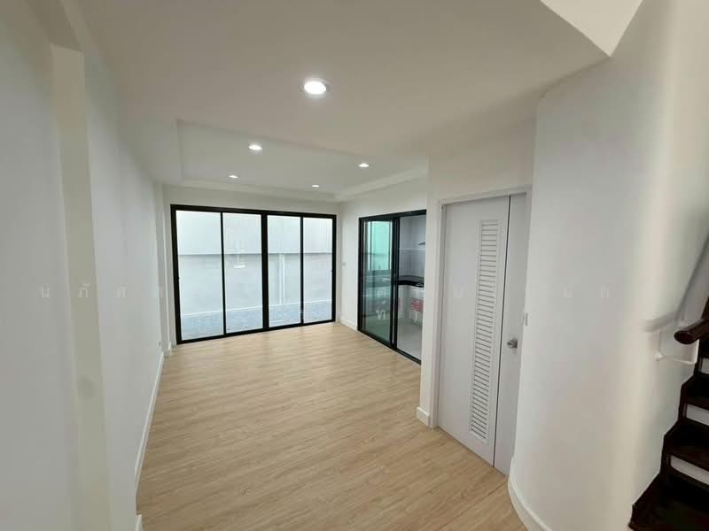 Supalai Park Ville 2 Phaholyothin-Ramintra KM.1, Bangkok, Phaholyothin 48 Road (Intersection 33), Anusaowari, Bang Khen, Bangkok, 4 Bedrooms, 180 sqm, Townhouse For Sale, by นภัสศรณ์ วงศ์สินไทยกร (นันท์), 500470416 - DDproperty.com
