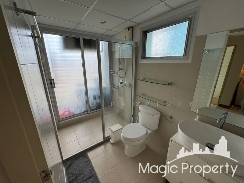 Supalai Park Ekkamai-Thonglor, Bangkok, Petchaburi Road, Bang Kapi, Huai Khwang, Bangkok, 2 Bedrooms, 82 sqm, Condo For Sale, by Magic Property, 500470423 - DDproperty.com