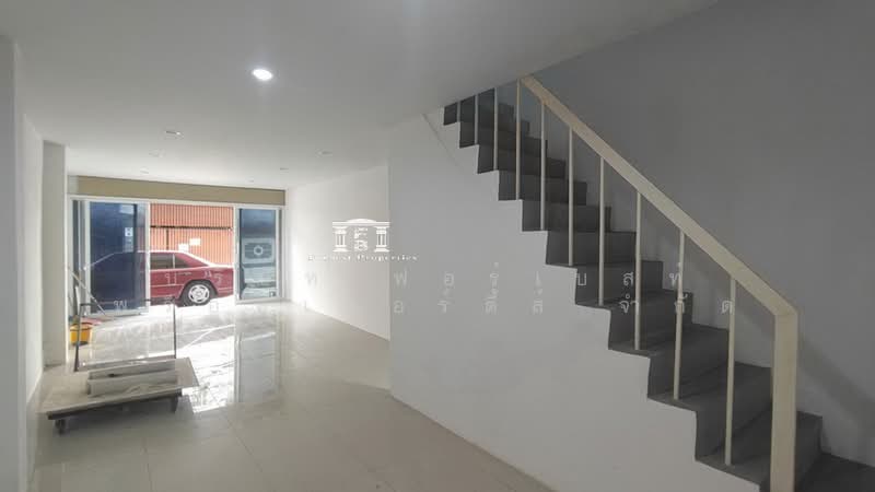 46122 – ราคาจับต้องง่าย เข้าซอยเพียง 60 เมตร! ขายอาคารพาณิชย์ 3 ชั้น ซอยสุขุมวิท 77 (อ่อนนุช 76/1) เ, Bangkok, สุขุมวิท 77, Prawet, Prawet, Bangkok, , 180 sqm, Shophouse For Sale, by Forbest Properties Co., Ltd., 500470440 - DDproperty.com