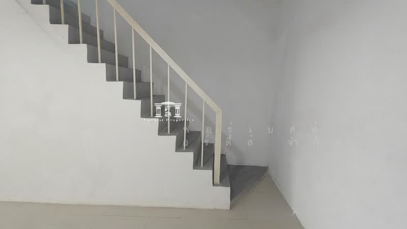 46122 – ราคาจับต้องง่าย เข้าซอยเพียง 60 เมตร! ขายอาคารพาณิชย์ 3 ชั้น ซอยสุขุมวิท 77 (อ่อนนุช 76/1) เ, Bangkok, สุขุมวิท 77, Prawet, Prawet, Bangkok, , 180 sqm, Shophouse For Sale, by Forbest Properties Co., Ltd., 500470440 - DDproperty.com