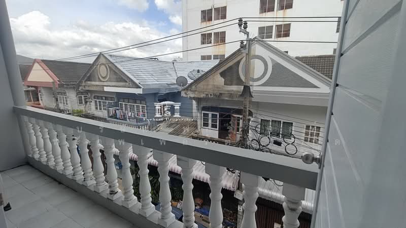 46122 – ราคาจับต้องง่าย เข้าซอยเพียง 60 เมตร! ขายอาคารพาณิชย์ 3 ชั้น ซอยสุขุมวิท 77 (อ่อนนุช 76/1) เ, Bangkok, สุขุมวิท 77, Prawet, Prawet, Bangkok, , 180 sqm, Shophouse For Sale, by Forbest Properties Co., Ltd., 500470440 - DDproperty.com