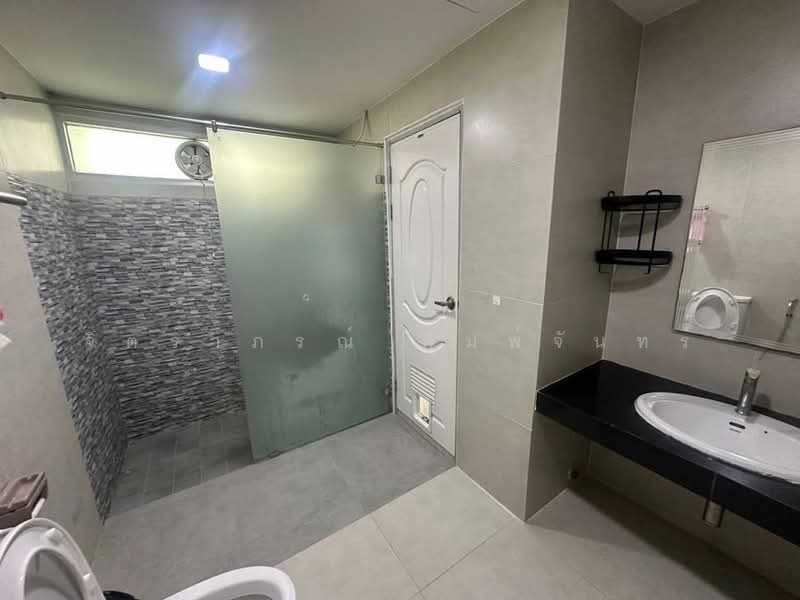 Sinthanee Ladprao 80, Bangkok, ลาดพร้าว, Wang Thonglang, Bangkok, 4 Bedrooms, 320 sqm, Townhouse For Rent, by จิตราภรณ์ พิมพ์จันทร์, 500470452 - DDproperty.com