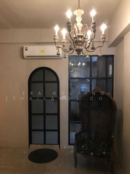 2 ชั้น ขายพร้อมผู้เช่า, Bangkok, Khlong Toei, Bangkok, 3 Bedrooms, 128 sqm, Townhouse For Sale, by ERA Holding (Thailand) Co., Ltd., 500470472 - DDproperty.com