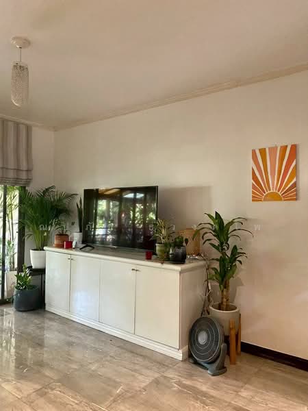 For Sale,House by the Klong A Townhome in private compound,Onnut soi 21/1, Bangkok, Suan Luang, Bangkok, 4 Bedrooms, 280 sqm, Townhouse For Sale, by ณปภัช ธวงค์ไพ, 500470494 - DDproperty.com