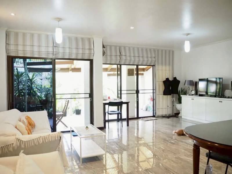 For Sale,House by the Klong A Townhome in private compound,Onnut soi 21/1, Bangkok, Suan Luang, Bangkok, 4 Bedrooms, 280 sqm, Townhouse For Sale, by ณปภัช ธวงค์ไพ, 500470494 - DDproperty.com