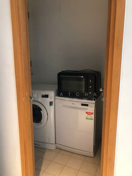The Emporio Place, Bangkok, 93 Soi Sukhumvit 24, Sukhumvit Road, Khong Tan, Khlong Toei, Bangkok, 2 Bedrooms, 95 sqm, Condo For Rent, by Thawatchai Methawongworakul, 500470535 - DDproperty.com