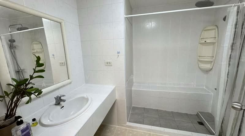 Tai Ping Towers, Bangkok, 582 Soi Sukhumvit 63, Khlong Tan Nua, Watthana, Bangkok, 2 Bedrooms, 102 sqm, Condo For Rent, by Vichai Annavakulthorn, 500470605 - DDproperty.com
