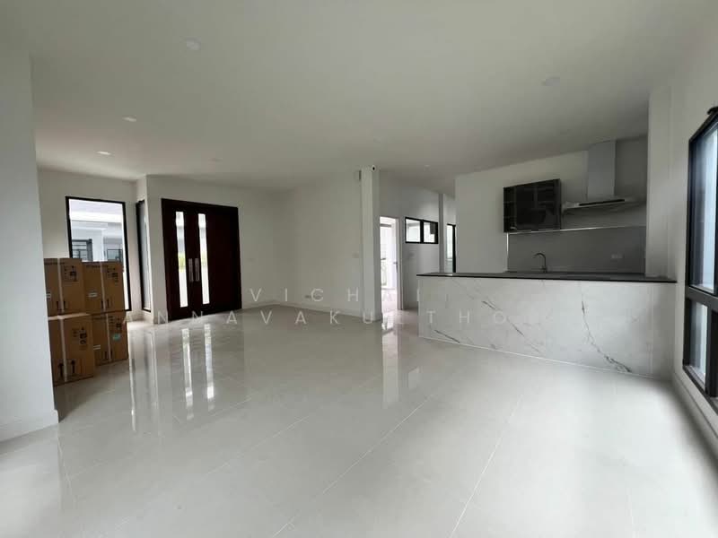 The City Ekkamai-Ladprao, Bangkok, Pradit Manutham Road, Phlapphla, Wang Thonglang, Bangkok, 4 Bedrooms, 337 sqm, Single Detached House For Rent, by Vichai Annavakulthorn, 500470653 - DDproperty.com