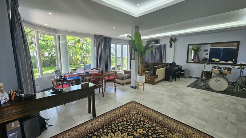 House with big garden in Onnut, Bangkok, Bang Chak, Phra Khanong, Bangkok, 5 Bedrooms, 700 sqm, Single Detached House For Rent, by BANGKOK PROPERTY AGENTS, 500470671 - DDproperty.com