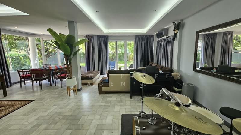 House with big garden in Onnut, Bangkok, Bang Chak, Phra Khanong, Bangkok, 5 Bedrooms, 700 sqm, Single Detached House For Rent, by BANGKOK PROPERTY AGENTS, 500470671 - DDproperty.com