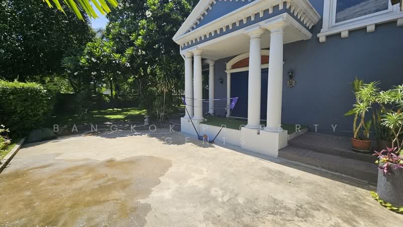 House with big garden in Onnut, Bangkok, Bang Chak, Phra Khanong, Bangkok, 5 Bedrooms, 700 sqm, Single Detached House For Rent, by BANGKOK PROPERTY AGENTS, 500470671 - DDproperty.com