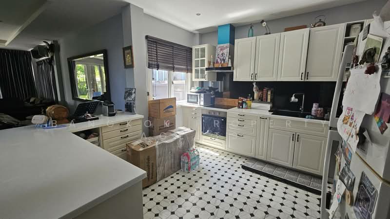 House with big garden in Onnut, Bangkok, Bang Chak, Phra Khanong, Bangkok, 5 Bedrooms, 700 sqm, Single Detached House For Rent, by BANGKOK PROPERTY AGENTS, 500470671 - DDproperty.com