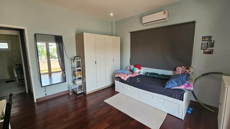House with big garden in Onnut, Bangkok, Bang Chak, Phra Khanong, Bangkok, 5 Bedrooms, 700 sqm, Single Detached House For Rent, by BANGKOK PROPERTY AGENTS, 500470671 - DDproperty.com