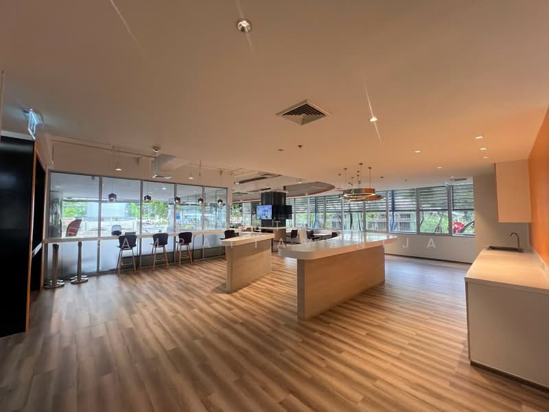 space for rent Sathorn Silom Bangrak, Bangkok, Silom, Bang Rak, Bangkok, , 105 sqm, Retail Space For Rent, by Sumitara Sampattavanija, 500470718 - DDproperty.com