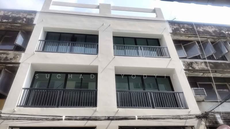 4-BR Townhouse, Bangkok, Bang Chak, Phra Khanong, Bangkok, 4 Bedrooms, 200 sqm, Townhouse For Sale, by Suchada Yodyiem, 500470720 - DDproperty.com