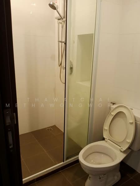 The Base Park East Sukhumvit 77, Bangkok, 99 Soi Pridi Banomyong 2, Phra Kanong Nua, Watthana, Bangkok, 1 Bedroom, 30 sqm, Condo For Rent, by Thawatchai Methawongworakul, 500470731 - DDproperty.com