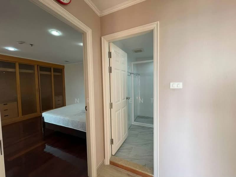 Lumpini Ville Phahol-Suthisarn, Bangkok, 23 Inthamara 2 Alley, Samsen Nai, Phaya Thai, Bangkok, 2 Bedrooms, 69 sqm, Condo For Sale, by NR AGENT, 500470769 - DDproperty.com