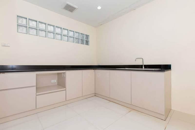 Baan Klang Muang Sukhumvit 77, Bangkok, Soi On Nut 17, Suan Luang, Bangkok, 3 Bedrooms, 178 sqm, Townhouse For Sale, by NR AGENT, 500470779 - DDproperty.com