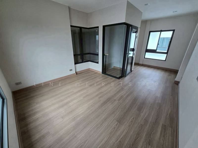Baan Ninya Krungthepkreetha-Motorway, Bangkok, Khlong Song Ton Nun, Lat Krabang, Bangkok, 4 Bedrooms, 316 sqm, Single Detached House For Rent, by LINE @firststep, 500470788 - DDproperty.com