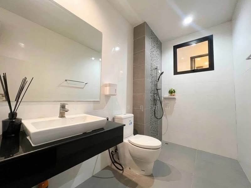 Sammakorn Chaiyapruek-Chaengwattana, Nonthaburi, Lahan, Bang Bua Thong, Nonthaburi, 4 Bedrooms, 207 sqm, Single Detached House For Sale, by ปริญญ์ จิรกุลกิตติ์, 500470791 - DDproperty.com