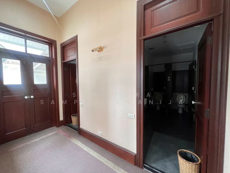 space for rent Sathorn Silom Bangrak, Bangkok, Silom, Bang Rak, Bangkok, , 400 sqm, Retail Space For Rent, by Sumitara Sampattavanija, 500470797 - DDproperty.com