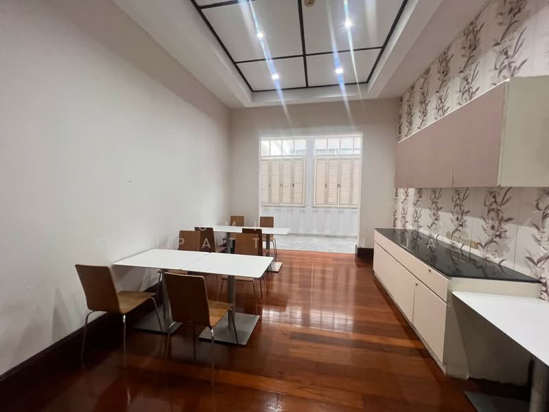 space for rent Sathorn Silom Bangrak, Bangkok, Silom, Bang Rak, Bangkok, , 400 sqm, Retail Space For Rent, by Sumitara Sampattavanija, 500470797 - DDproperty.com