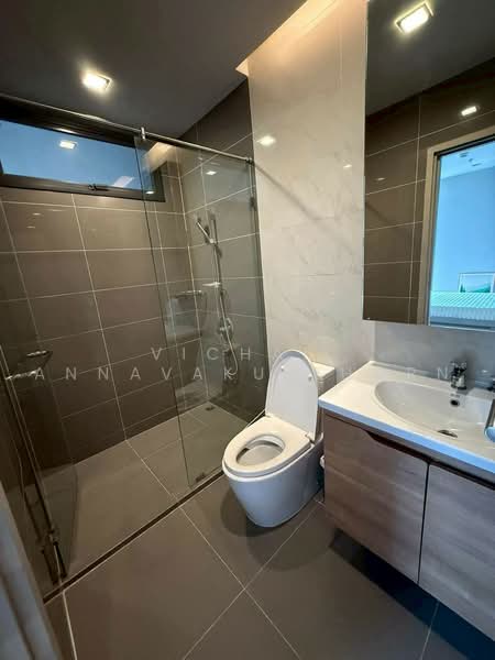 M Thonglor 10, Bangkok, 9 Soi Ekkamai 12, Ekkamai Road, Khlong Tan Nua, Watthana, Bangkok, 2 Bedrooms, 56 sqm, Condo For Rent, by Vichai Annavakulthorn, 500470818 - DDproperty.com