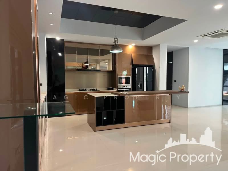 Exclusive modern luxury pool villa in Sukhumvit 71, Bangkok, Khlong Tan Nua, Watthana, Bangkok, 5 Bedrooms, 700 sqm, Single Detached House For Sale, by Magic Property, 500470840 - DDproperty.com