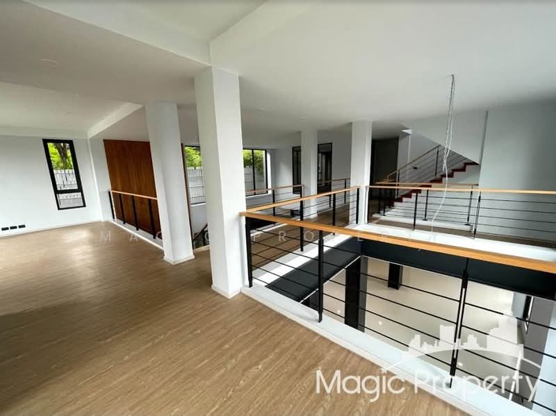 Exclusive modern luxury pool villa in Sukhumvit 71, Bangkok, Khlong Tan Nua, Watthana, Bangkok, 5 Bedrooms, 700 sqm, Single Detached House For Sale, by Magic Property, 500470840 - DDproperty.com