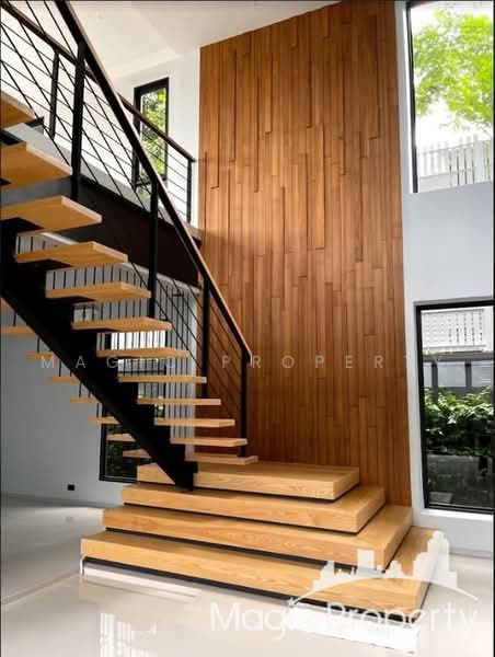 Exclusive modern luxury pool villa in Sukhumvit 71, Bangkok, Khlong Tan Nua, Watthana, Bangkok, 5 Bedrooms, 700 sqm, Single Detached House For Sale, by Magic Property, 500470840 - DDproperty.com