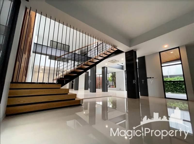 Exclusive modern luxury pool villa in Sukhumvit 71, Bangkok, Khlong Tan Nua, Watthana, Bangkok, 5 Bedrooms, 700 sqm, Single Detached House For Sale, by Magic Property, 500470840 - DDproperty.com