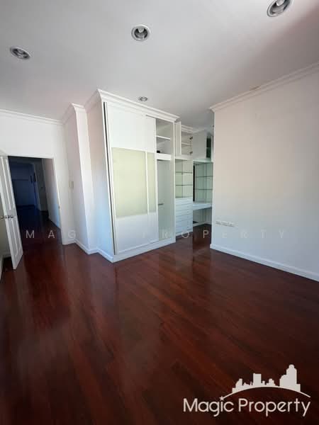 Narasiri Pattanakarn-Srinakarin, Bangkok, 878 Soi Srinakarin 20, Khlong Chan, Bang Kapi, Bangkok, 5 Bedrooms, 530 sqm, Single Detached House For Rent, by Magic Property, 500470854 - DDproperty.com