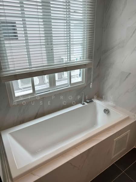 Baan Klang Muang Classe Ekkamai-Ramintra, Bangkok, Sukhonthasawat Road, Lat Phrao, Lat Phrao, Bangkok, 4 Bedrooms, 241 sqm, Single Detached House For Rent, by NTG Property House Co.,Ltd., 500470868 - DDproperty.com
