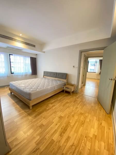 Villa Bajaj, Bangkok, Soi Sukhumvit 19, Khlongtoei Nua, Watthana, Bangkok, 3 Bedrooms, 240 sqm, Condo For Rent, by Knight Frank Chartered (Thailand) Co.,Ltd, 500470878 - DDproperty.com