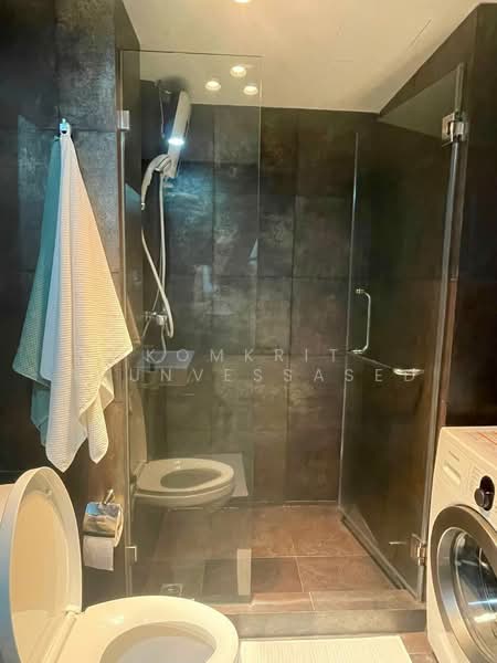 Voque Sukhumvit 16, Bangkok, Soi Sukhumvit 16, Khlong Toei, Bangkok, 1 Bedroom, 39 sqm, Condo For Rent, by Komkrit Arunvessased, 500470886 - DDproperty.com