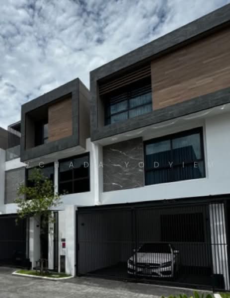 Prime Nine Ekamai, Bangkok, Soi Kamnoet Sap 2 Pradit Manutham Road, Bang Kapi, Huai Khwang, Bangkok, 3 Bedrooms, 315 sqm, Townhouse For Sale, by Suchada Yodyiem, 500470887 - DDproperty.com