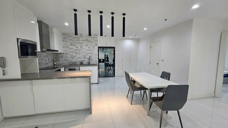 Crystal Garden, Bangkok, 217 Sukhumvit 4 Alley, Khlong Toei, Bangkok, 2 Bedrooms, 220 sqm, Condo For Sale, by Thanaporn Wongcharoen, 500470951 - DDproperty.com