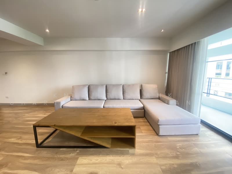 Villa Bajaj, Bangkok, Soi Sukhumvit 19, Khlongtoei Nua, Watthana, Bangkok, 3 Bedrooms, 241 sqm, Condo For Rent, by Knight Frank Chartered (Thailand) Co.,Ltd, 500470990 - DDproperty.com