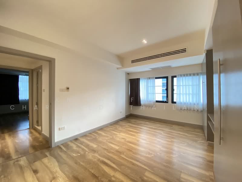 Villa Bajaj, Bangkok, Soi Sukhumvit 19, Khlongtoei Nua, Watthana, Bangkok, 3 Bedrooms, 241 sqm, Condo For Rent, by Knight Frank Chartered (Thailand) Co.,Ltd, 500470990 - DDproperty.com