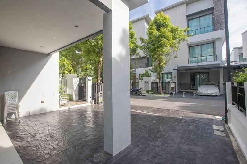 Baan Klang Muang Classe Ekkamai-Ramintra, Bangkok, Sukhonthasawat Road, Lat Phrao, Bangkok, 4 Bedrooms, 241 sqm, Single Detached House For Rent, by LINE @firststep, 500471006 - DDproperty.com